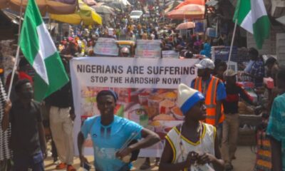 nigerians protest economic hardship