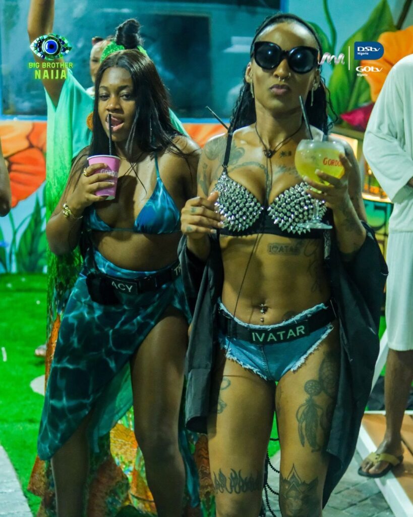 pool party
