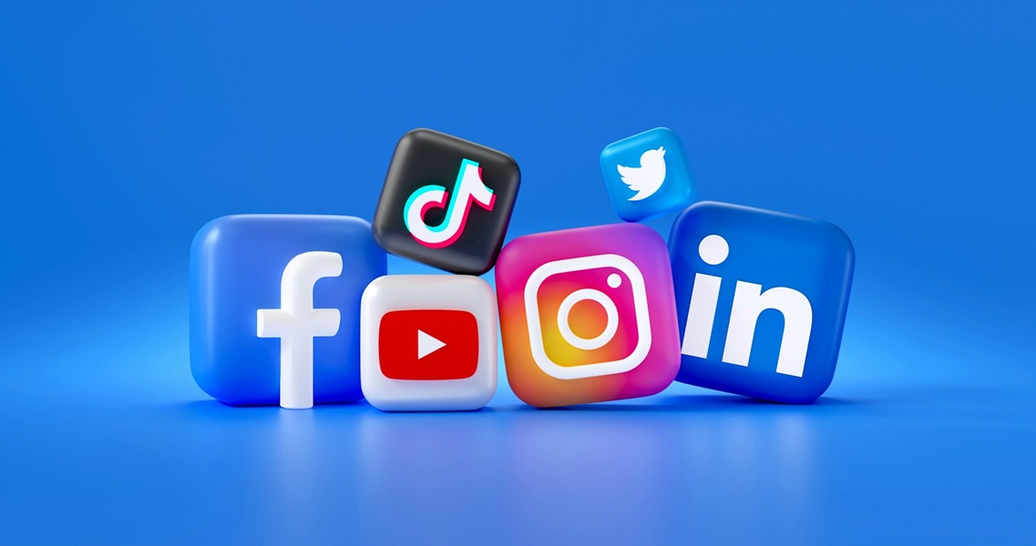 social media scaled 1