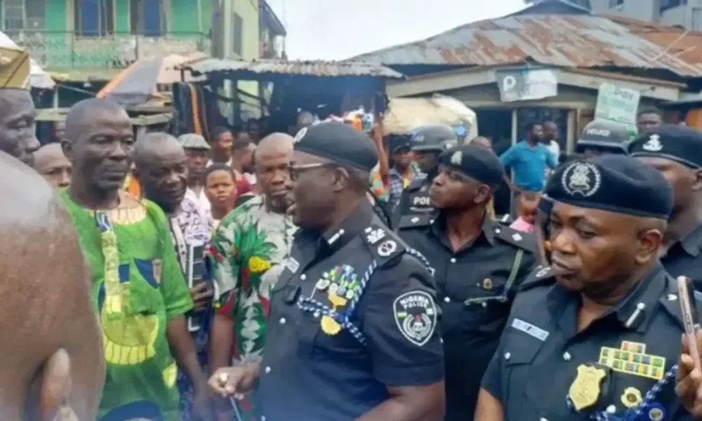 Police Commissioner visits bomb explosion site