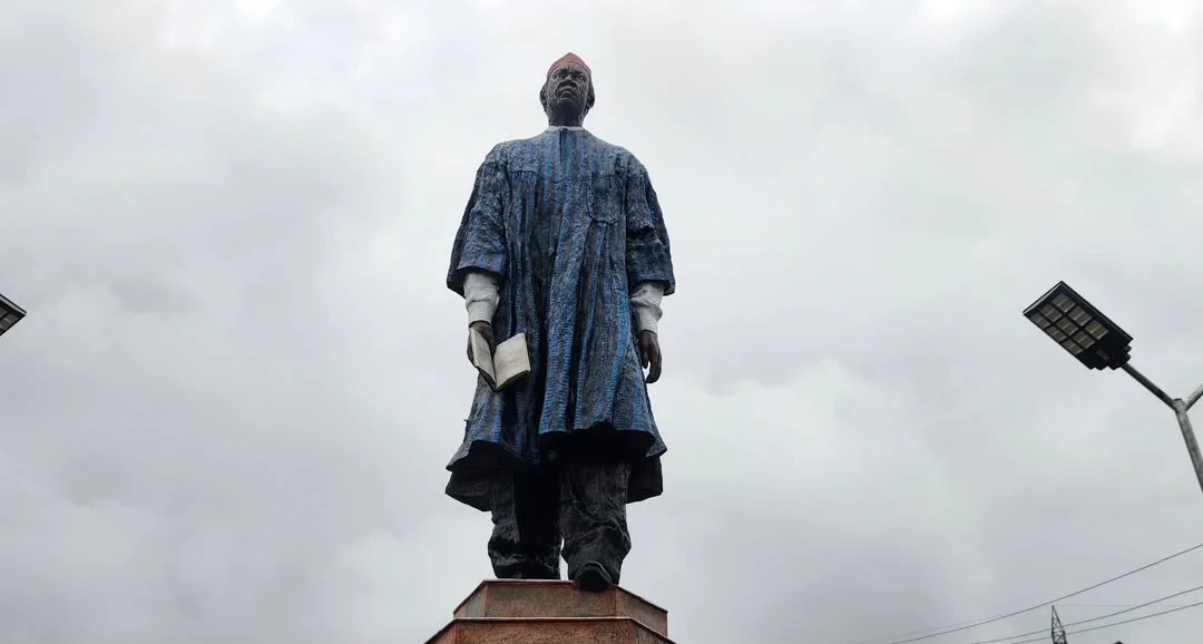 Achebe statue 1784409745