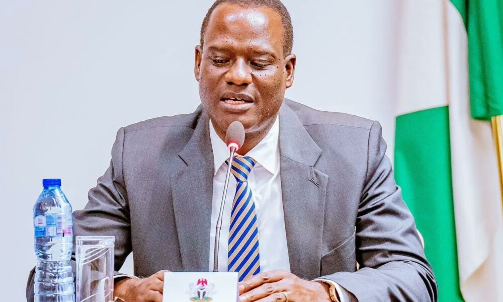 Taiwo Oyedele 1